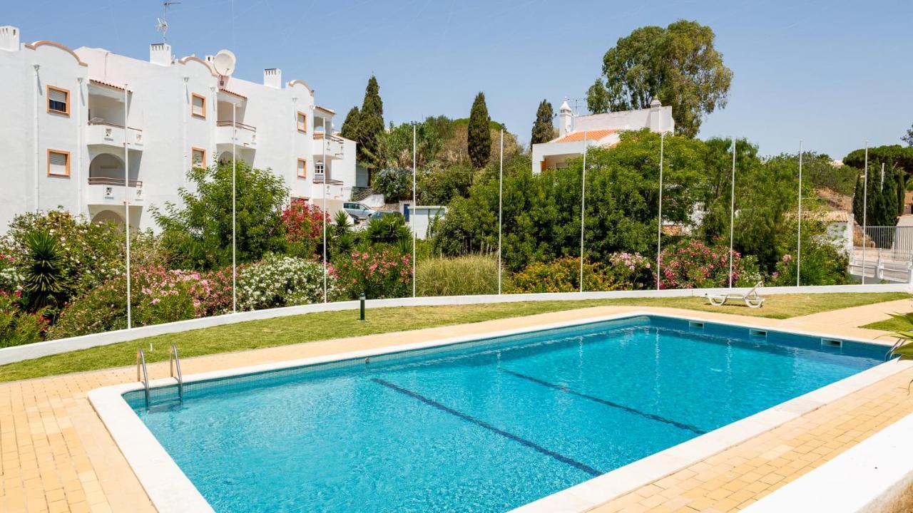 Apartment Charming Beachside W/ Pool By Lovelystay